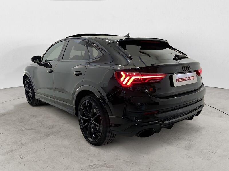 Audi Q3 RS quattro S tronic