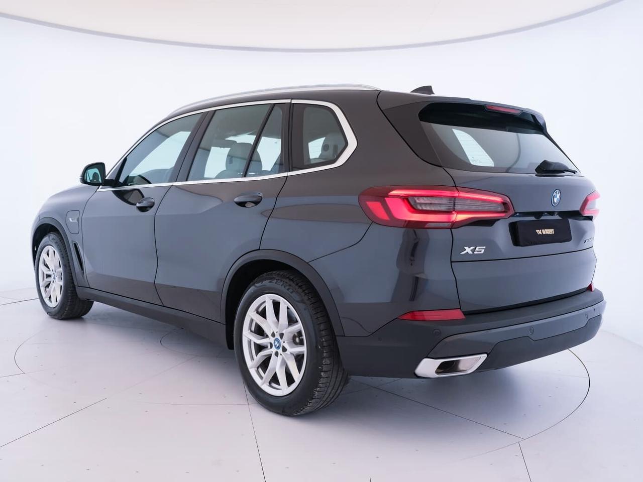 BMW X5 xdrive45e xLine auto - KM0 - IVA ESPOSTA
