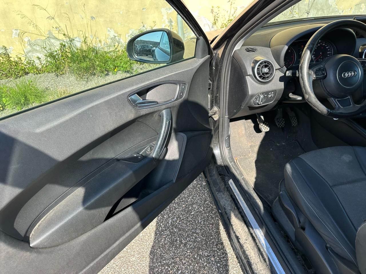Audi A1 1.6 TDI 105 CV per operatori di settore visti e piaciuta