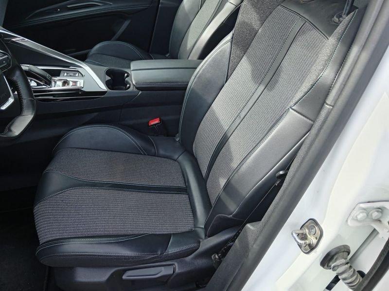 Peugeot 3008 BlueHDI 130 EAT8 S&S Allure Pack - Autocarro N1