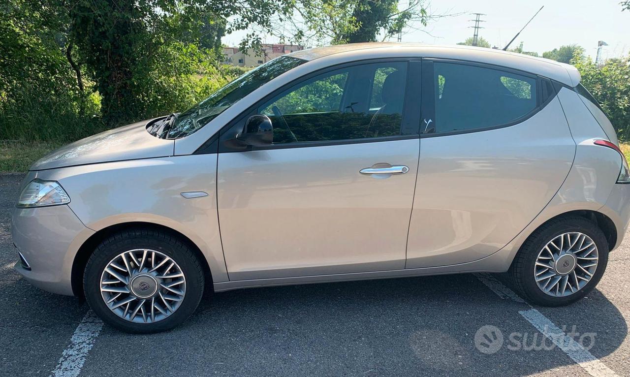 LANCIA YPSILON GOLD 1.2