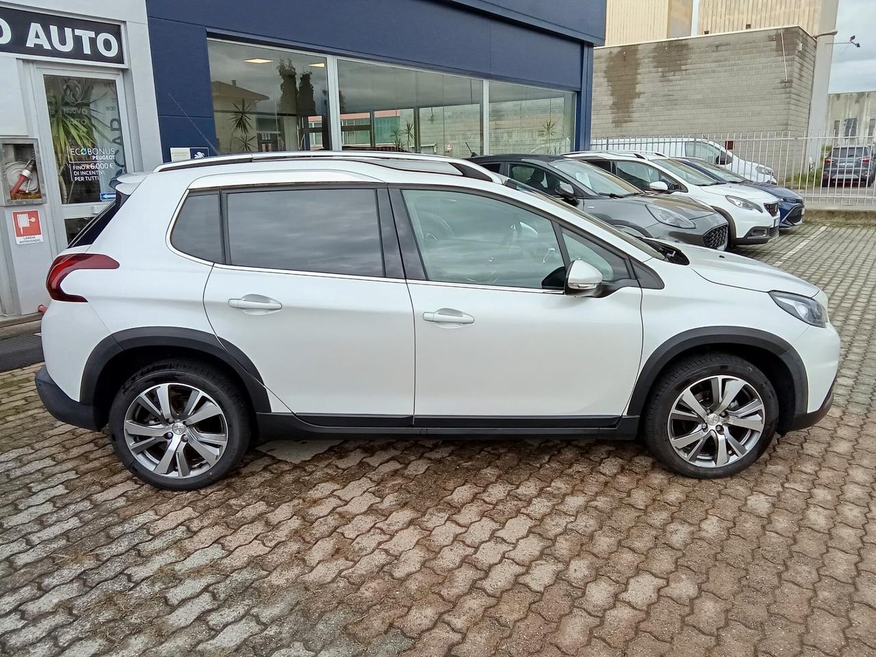 Peugeot 2008 BlueHDi 100 S&S Allure