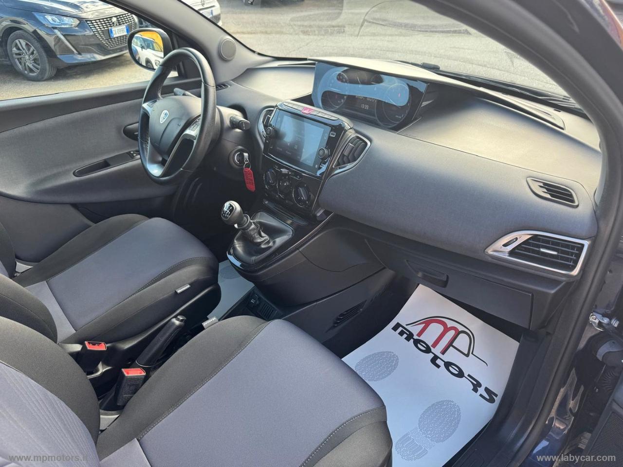 LANCIA YPSILON GOLD 1.0 HYBRID 70CV