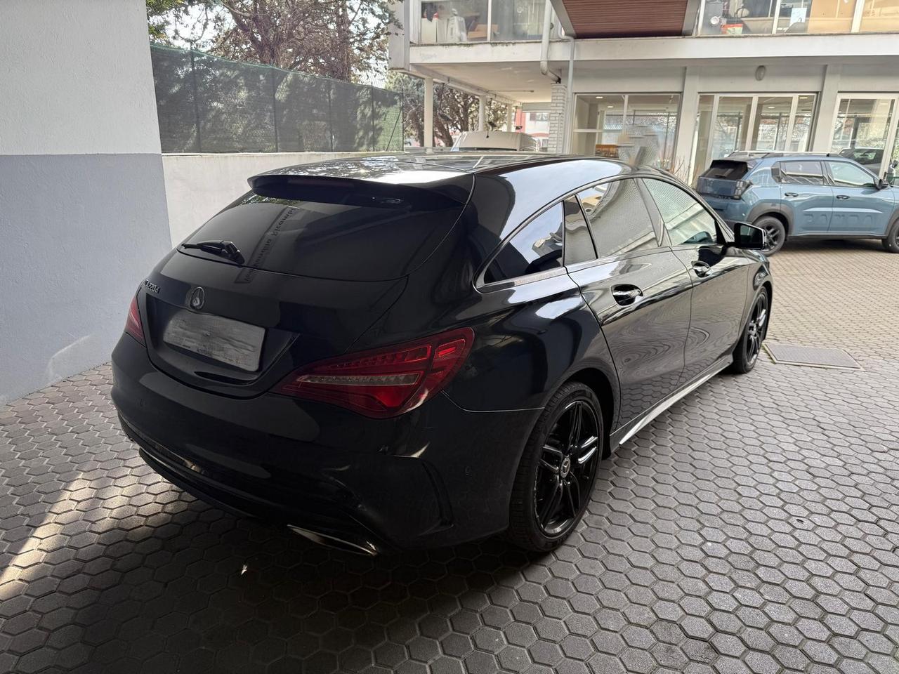 Mercedes-Benz CLA shooting brake 220 d premium auto fl