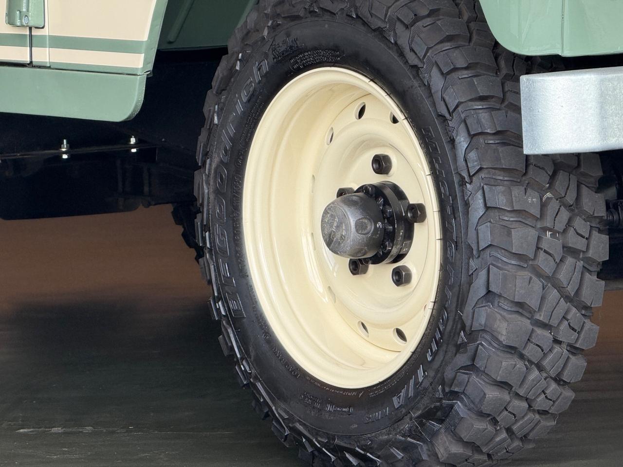 Land Rover Defender SERIES 88 SOFT TOP