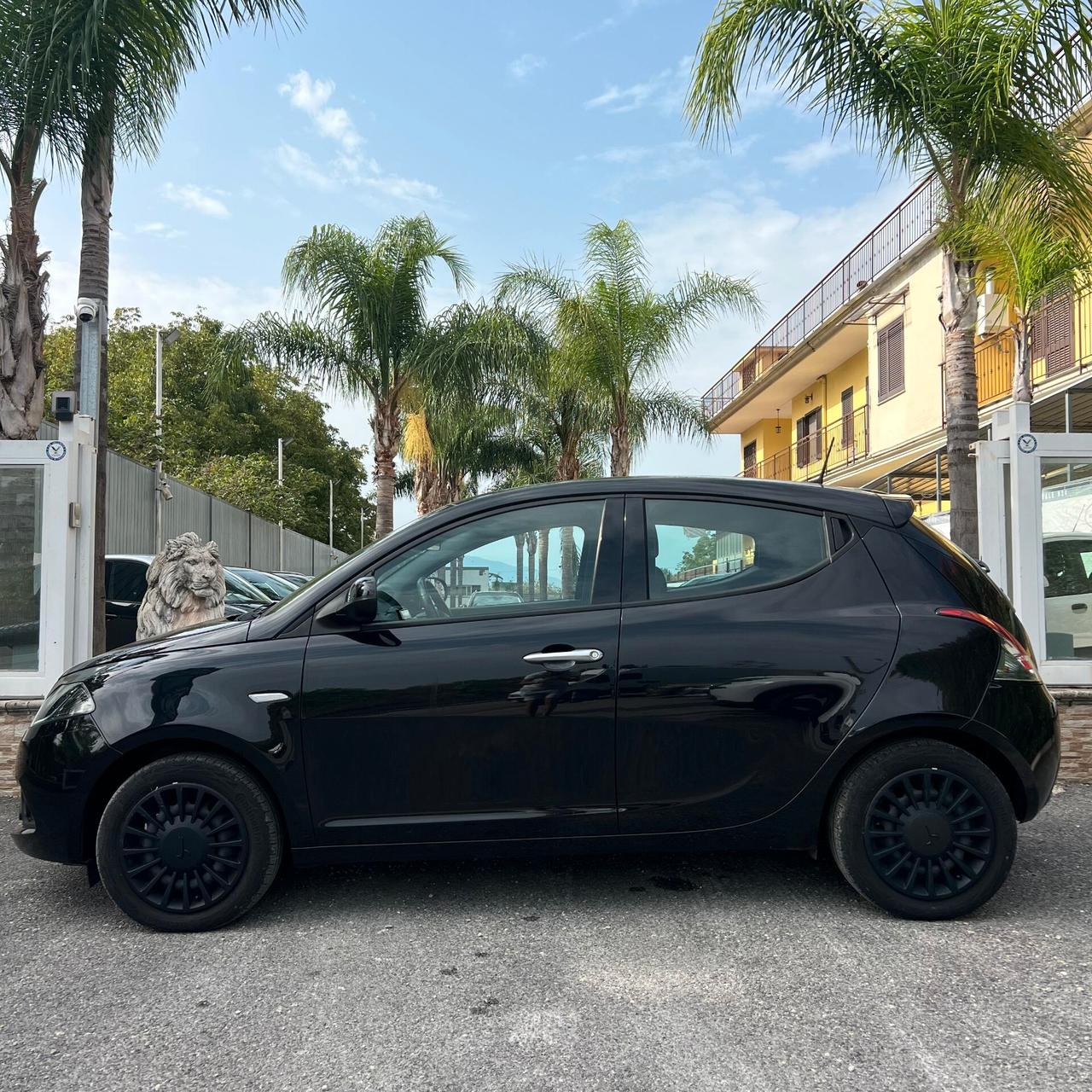 Lancia Ypsilon 1.2 69 CV 5 porte GPL Silver Plus