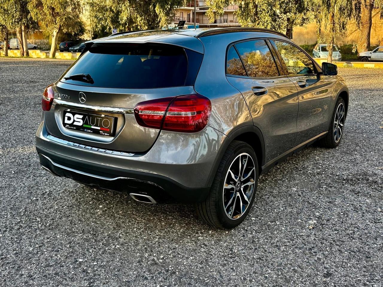MERCEDES- BENZ GLA 200 D AUTOMATIC SPORT