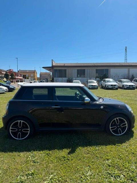 Mini 1.6 16V Cooper D