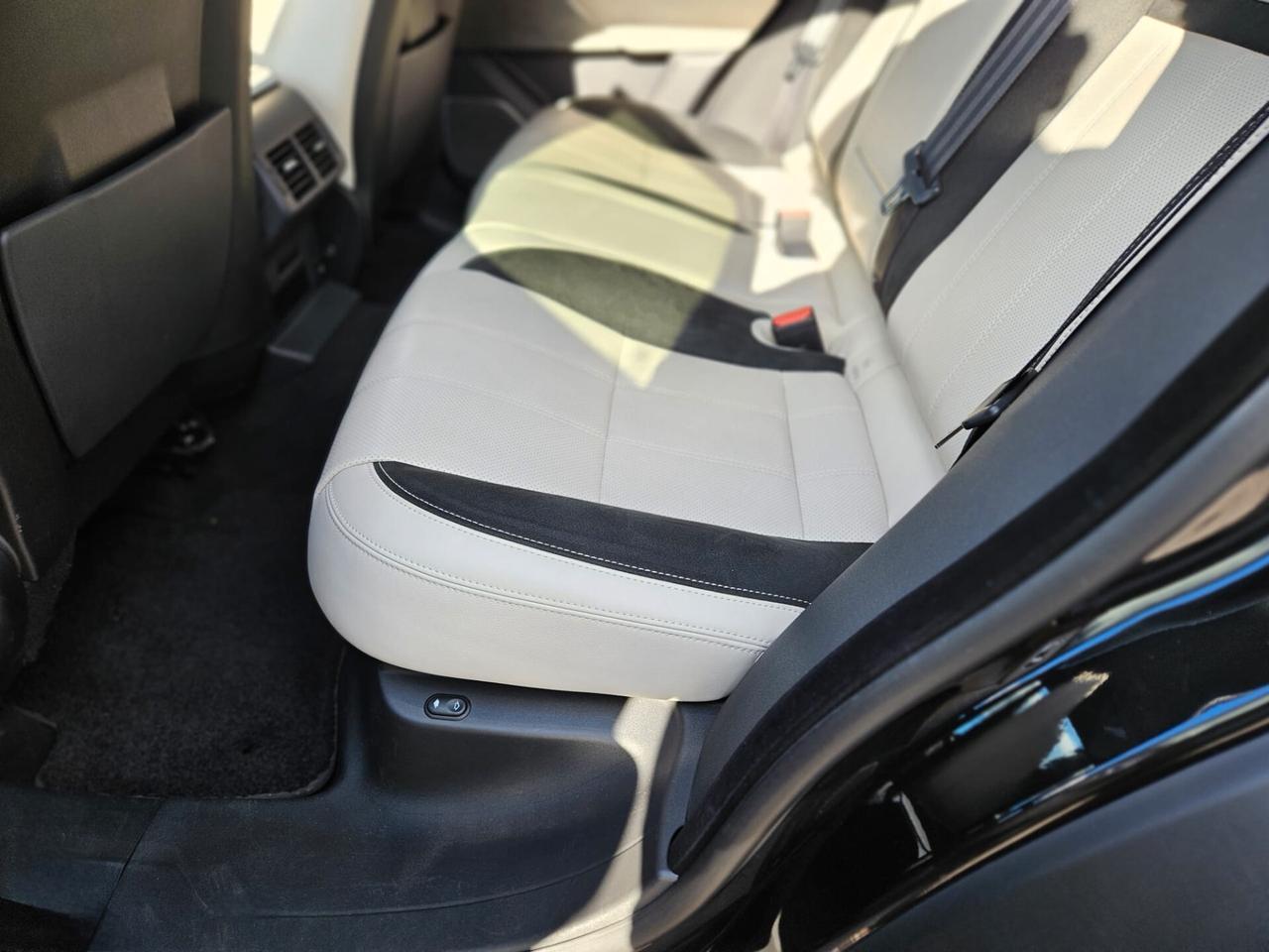 Land Rover Range Rover Velar Range Rover Velar 2.0D I4 240 CV R-Dynamic SE