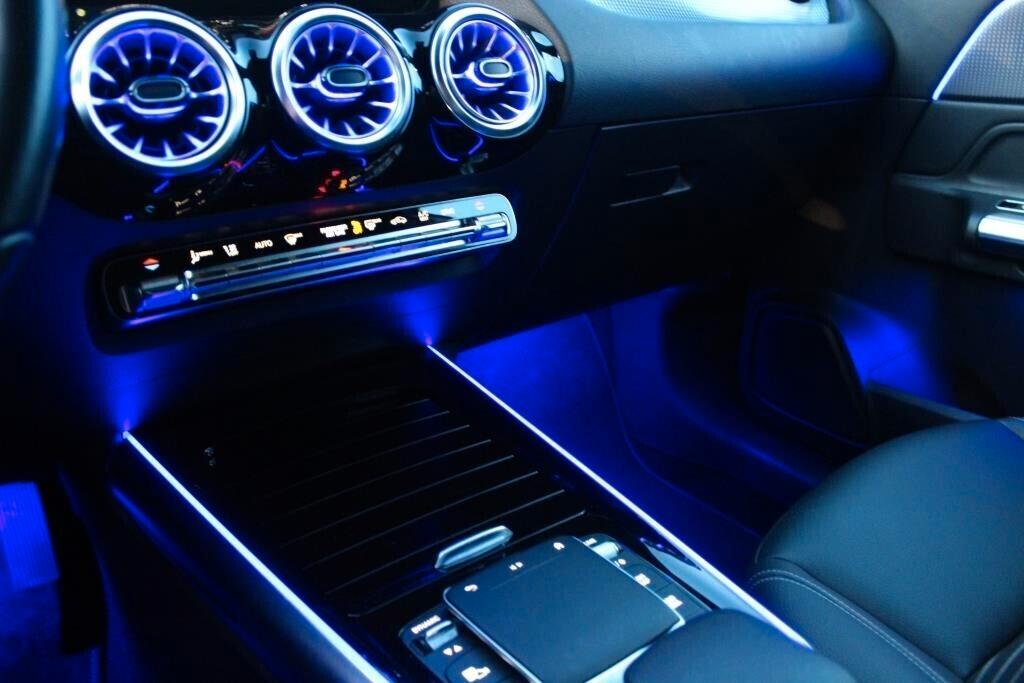 MERCEDES GLA 200 d Aut. *Pelle *Luci Ambiente