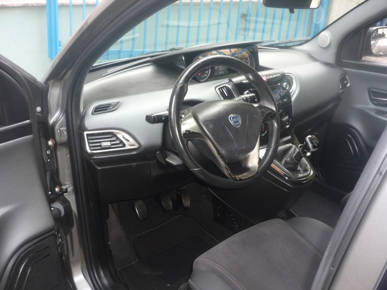 Lancia Ypsilon 1.2 69 CV 5 porte S&S Gold