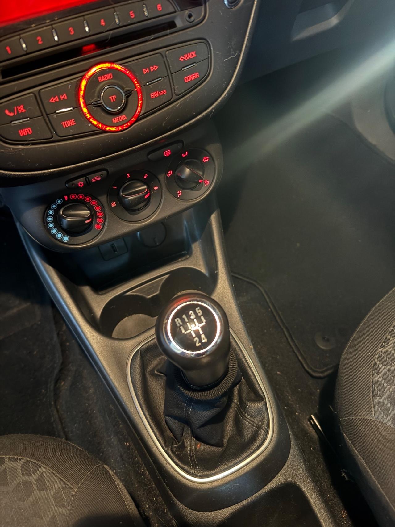 Opel Corsa 1.2 5 porte b-Color