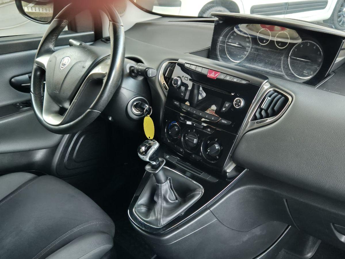 LANCIA - Ypsilon - 1.2 69 CV 5 porte GPL Ecochic Platinum