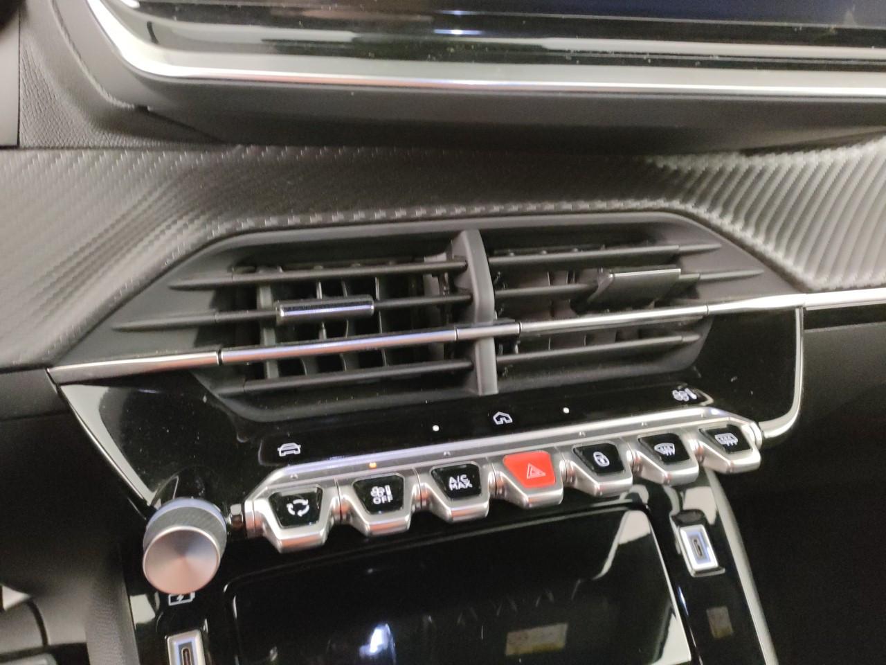 PEUGEOT 2008 1.2 hybrid Allure 145cv e-dcs6