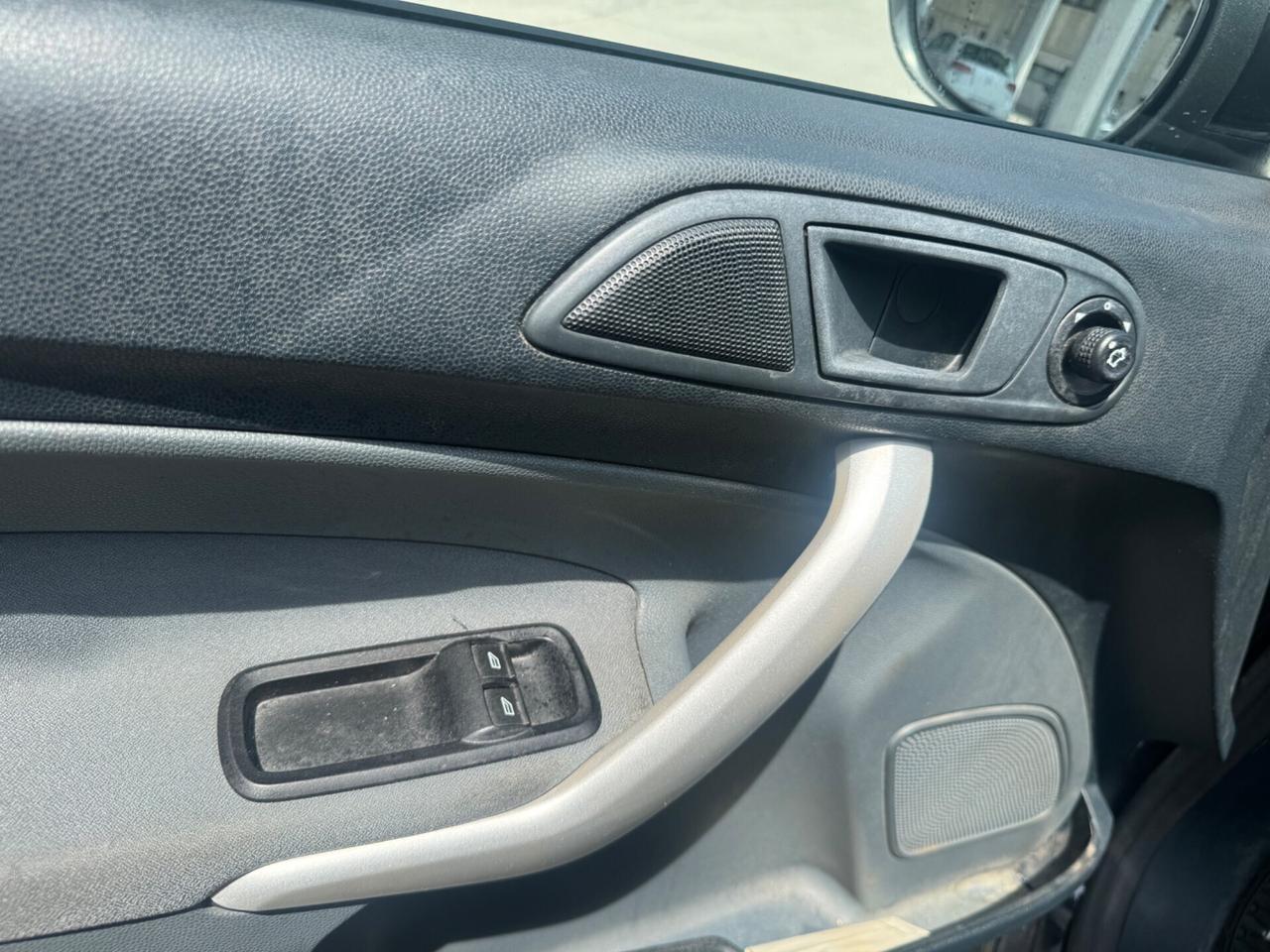 Ford Fiesta 1.4 TDCi 68CV 5 porte Titanium 2009
