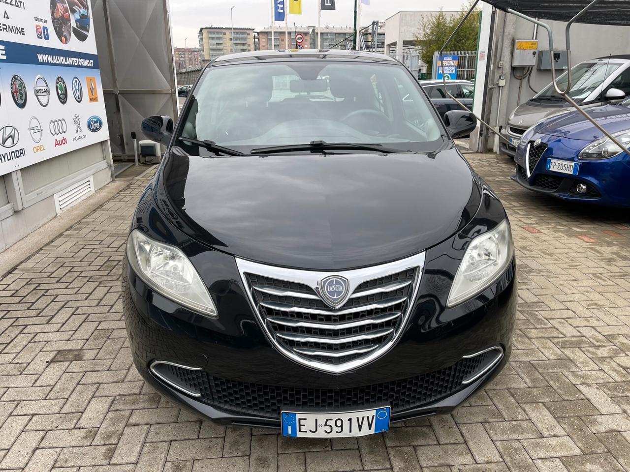 Lancia Ypsilon 1.2 69 CV 5 porte S&S Platinum