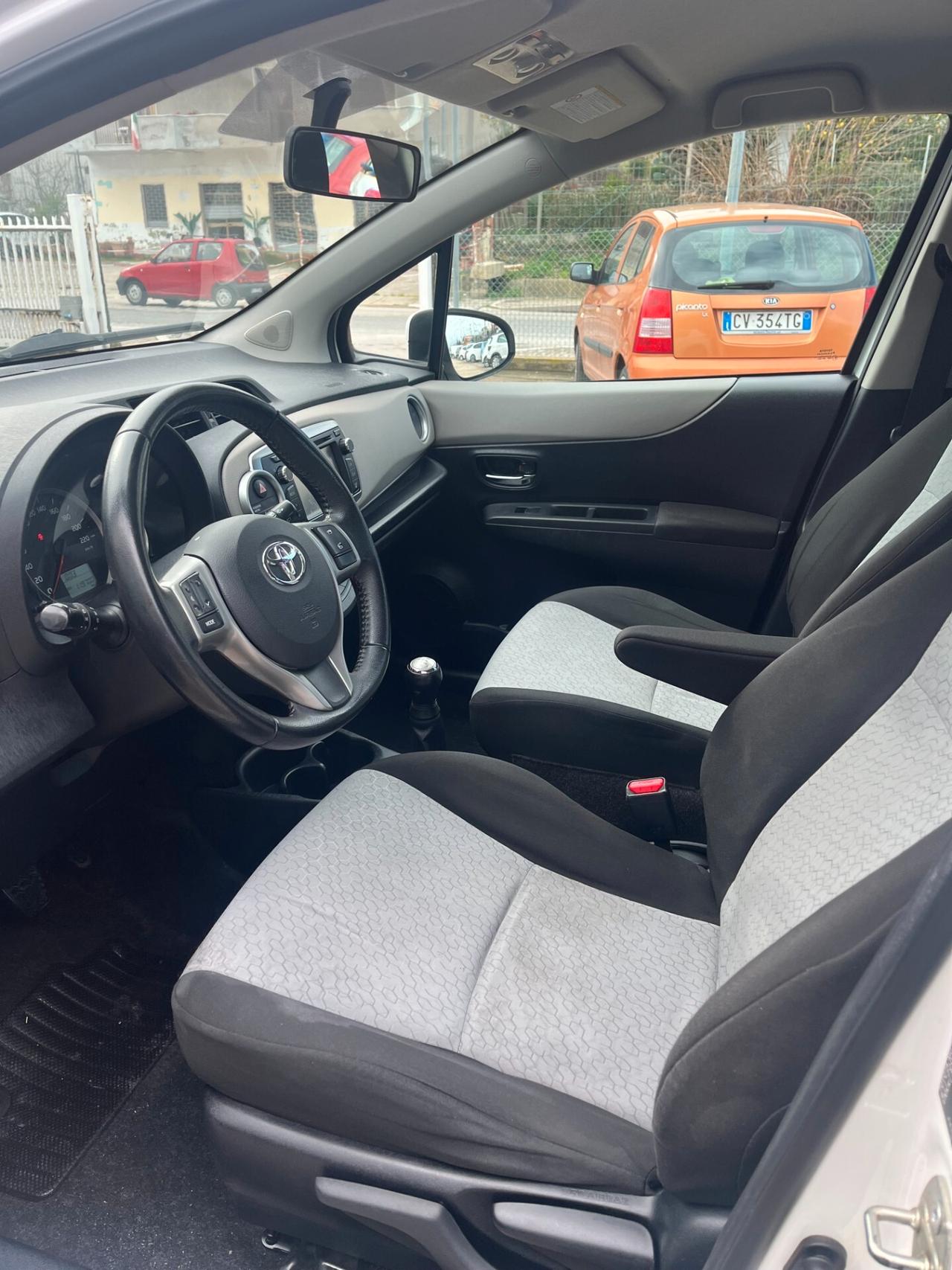 Toyota Yaris 1.0 5 porte