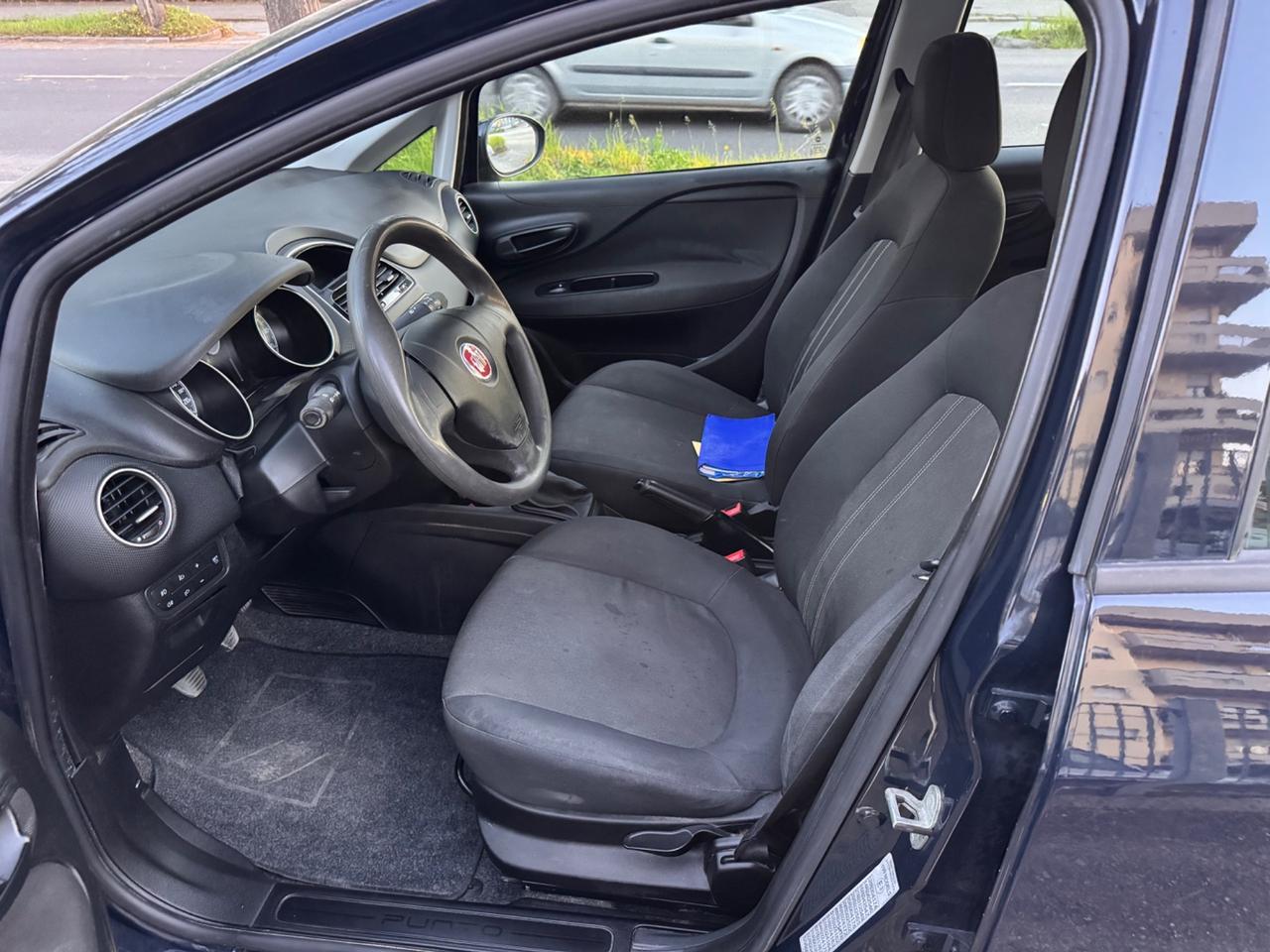 Fiat Punto 1.2 benzina 5P neopaten garanzia 12 mesi