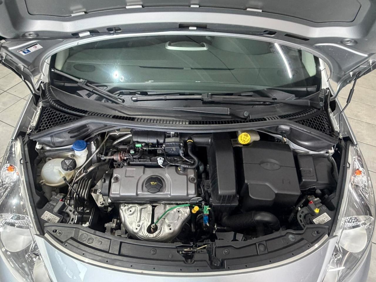 Peugeot 207 1.4 8V 75CV 3p. X Line