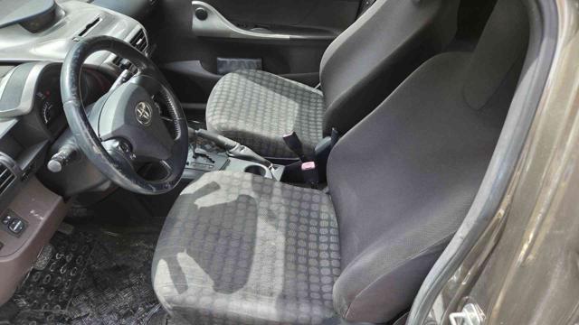 TOYOTA iQ 1.0 Sol