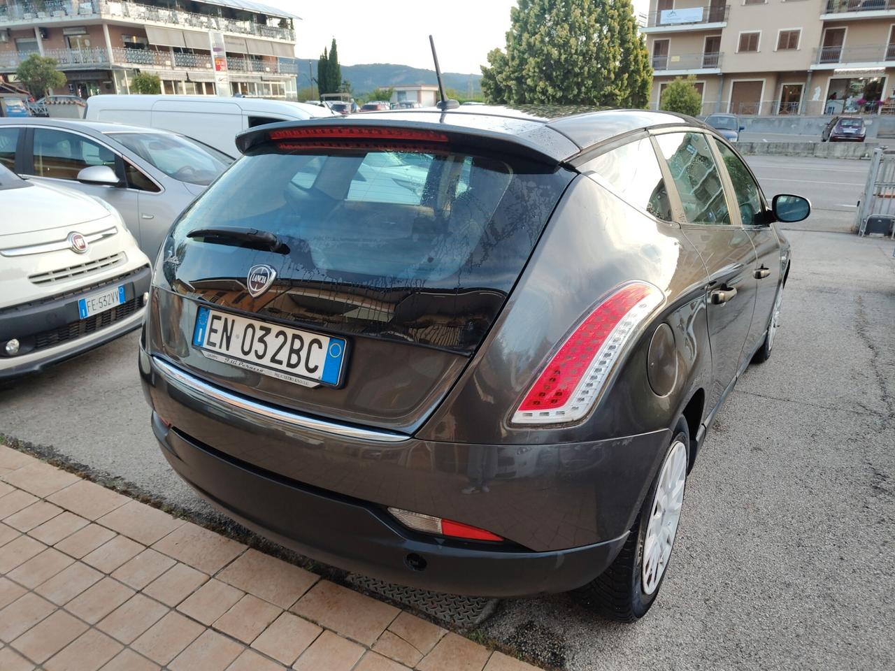 Lancia Delta 1.6 MJT DPF 105 CV Silver