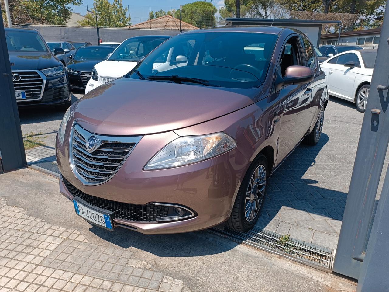 Lancia Ypsilon 0.9 TwinAir 8 Elle Automatica