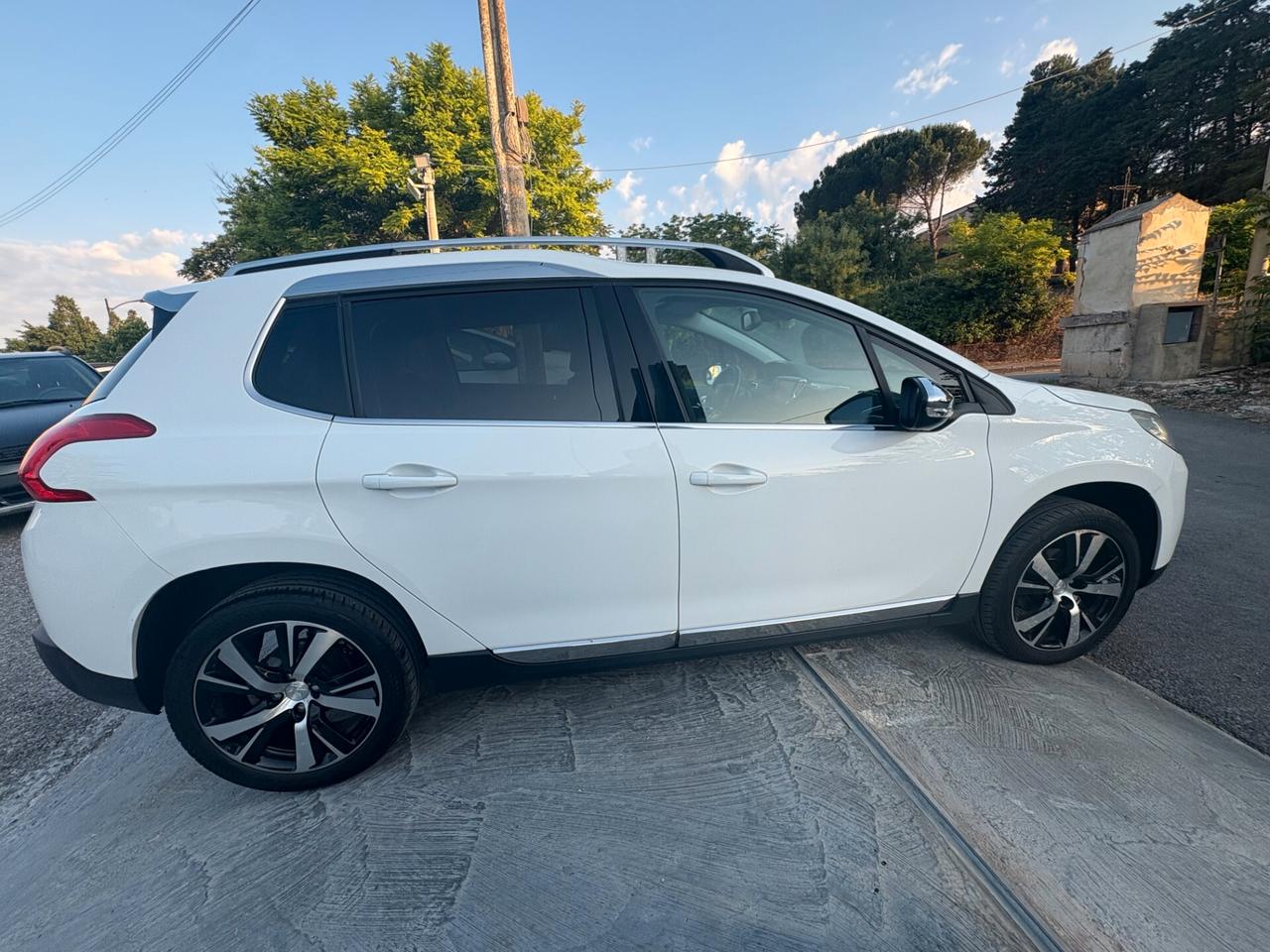 Peugeot 2008 BlueHDi 100 Allure (Gancio Traino)