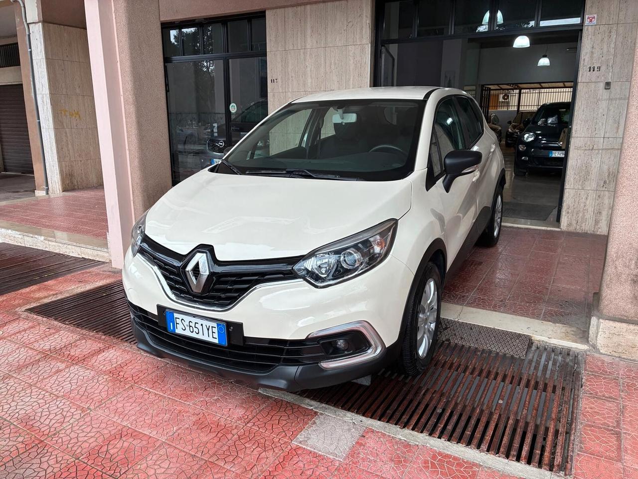 Renault Captur 1.5dCi90CV navi retro perfetta-18
