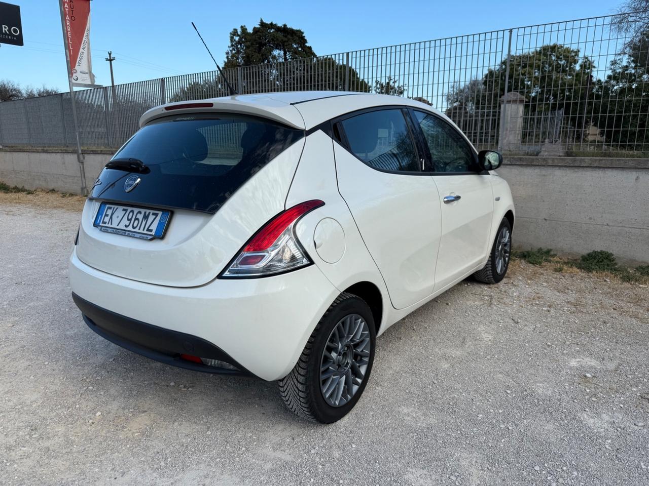 Lancia Ypsilon 1.2 69 CV 5 porte S&S Platinum