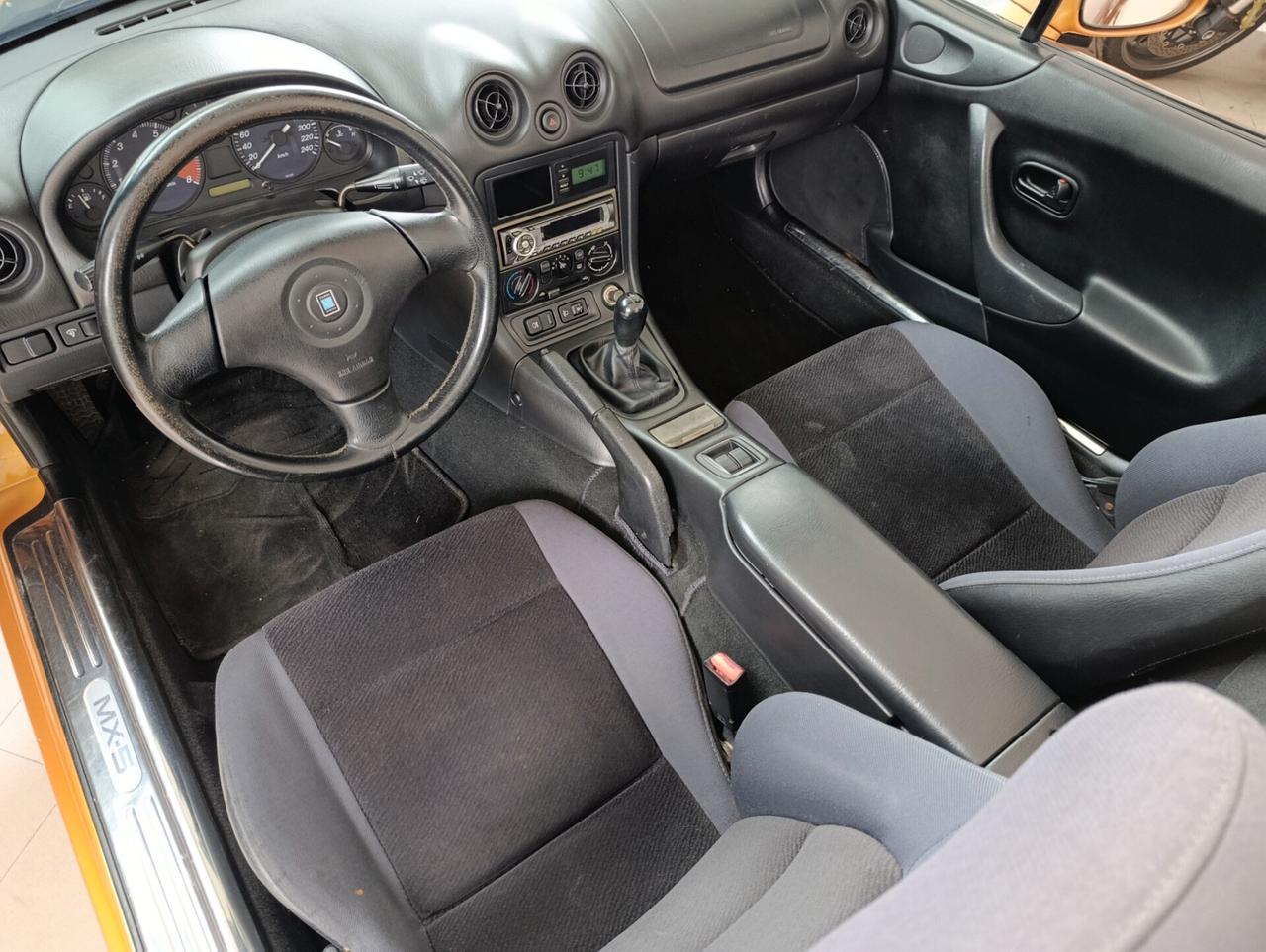 Mazda MX-5 1.8i 16V cat 10th Anniversary
