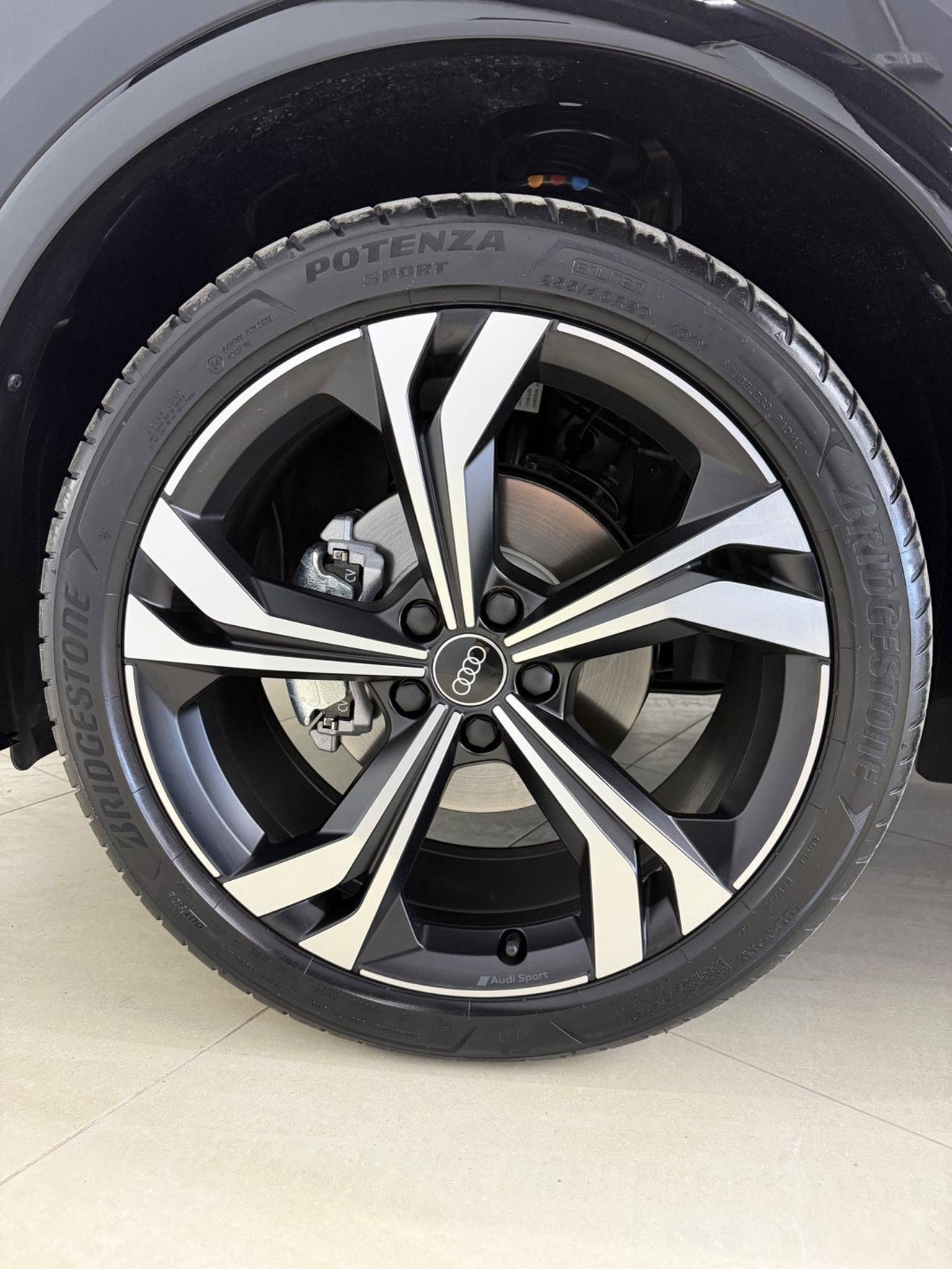 Audi Q3 35 TDI S tronic Sline black 2120km