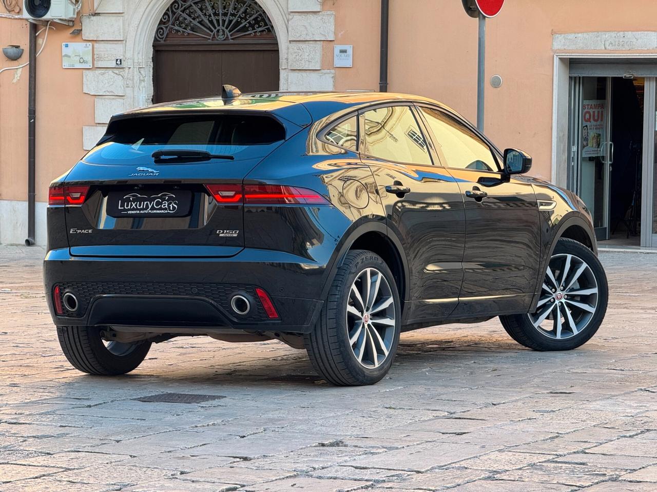 Jaguar E-Pace 2.0D 150 CV AWD R-Dynamic S Autocarro