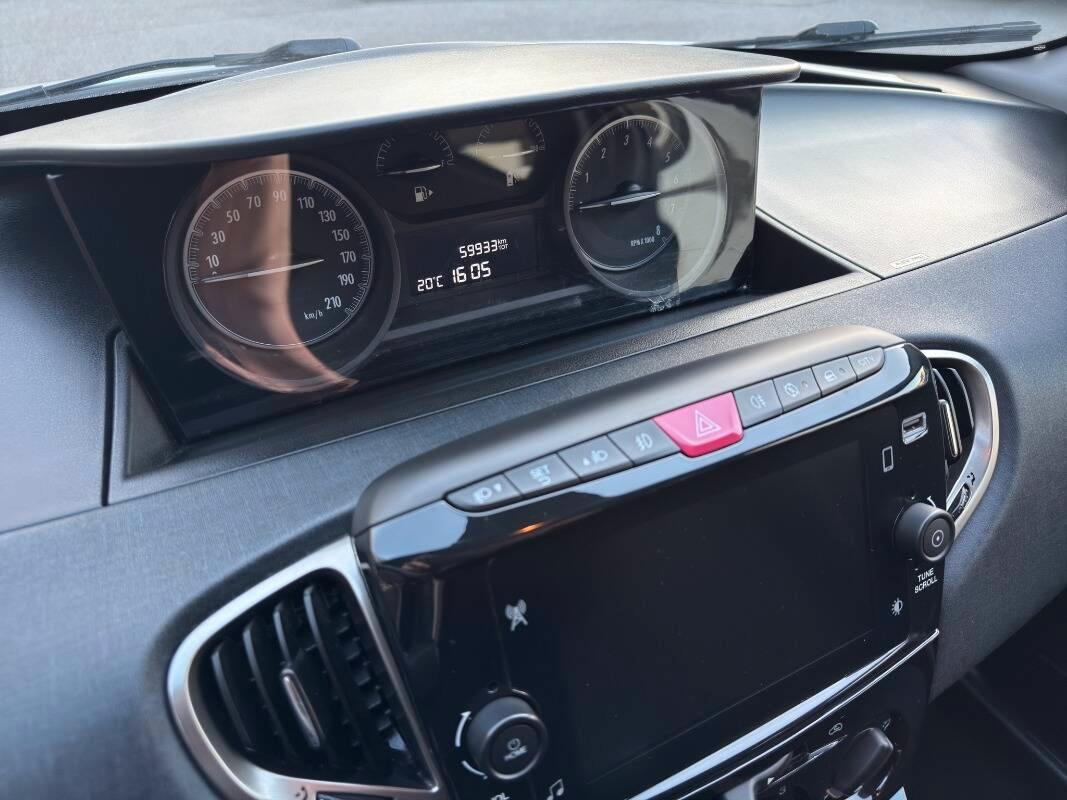 Lancia Ypsilon III 1.0 firefly hybrid Silver s&s 70cv