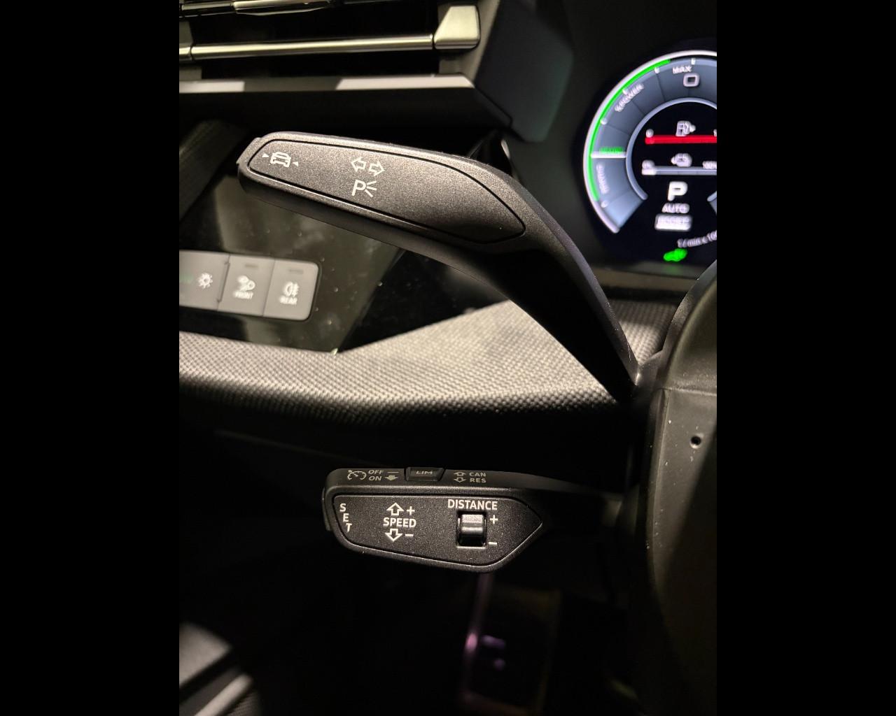 AUDI A3 ALLSTREET 40 TFSIe S-TRONIC IDENTITY CONTRAST