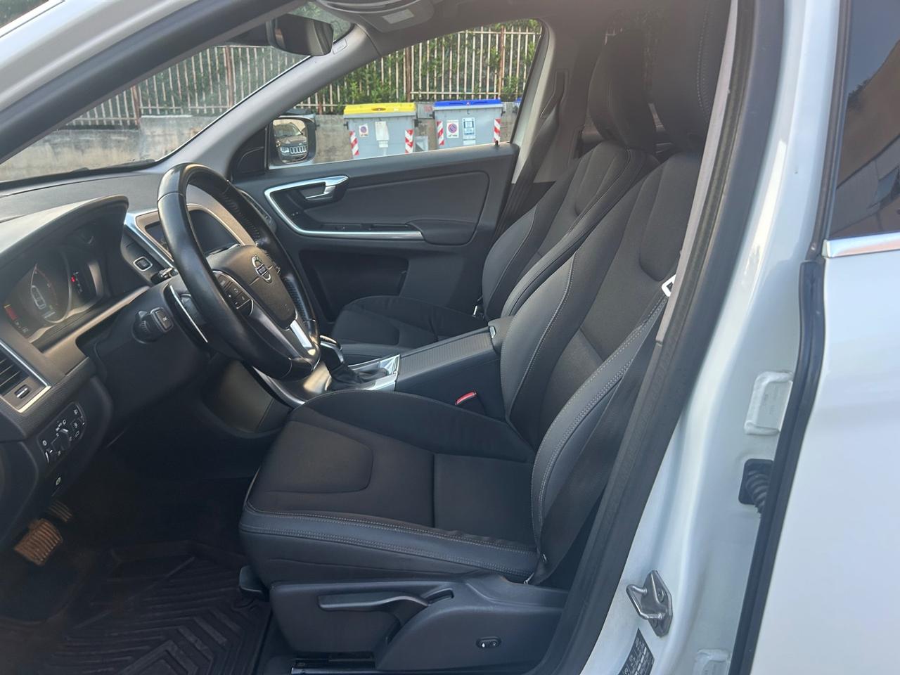 Volvo XC 60 XC60 D4 Geartronic R-design Momentum