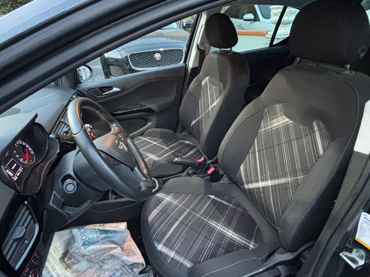 Opel Corsa 1.4 90CV Coupé b-Color