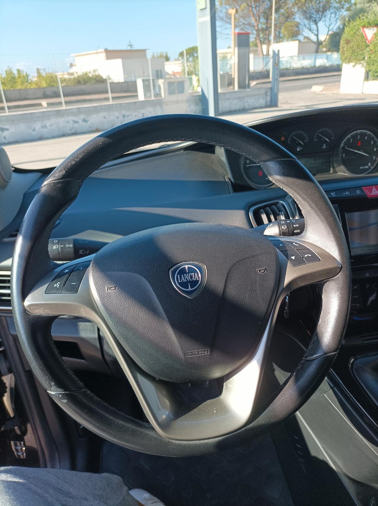 Lancia Ypsilon 1.2 69 CV 5 porte GPL Ecochic Gold