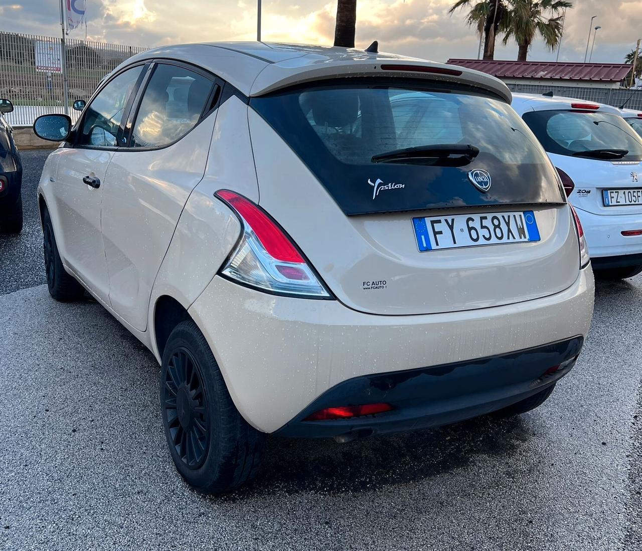 Lancia Ypsilon 1.0 TwinAir 5 porte Ecochic Elefantino