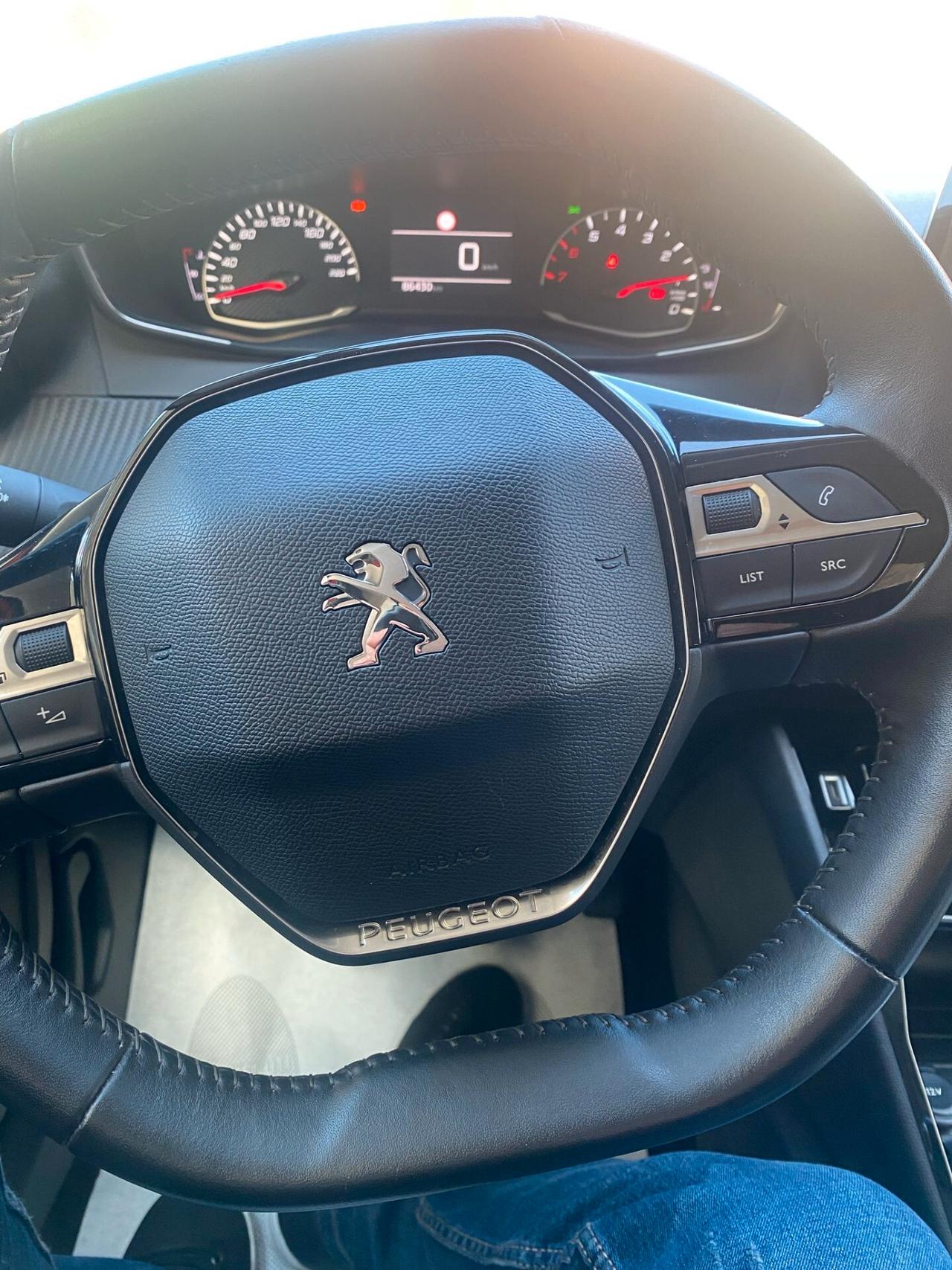 Peugeot 2008 PureTech 130 S&S Allure Navi Pack