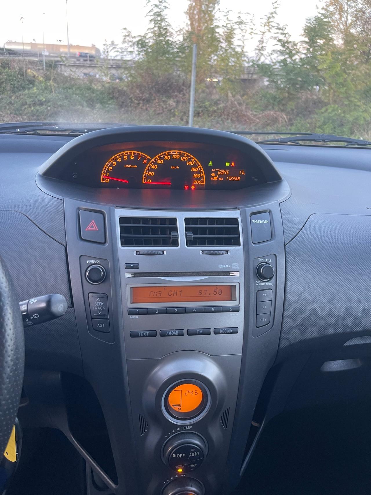 Toyota Yaris 1.3 5 porte Sol