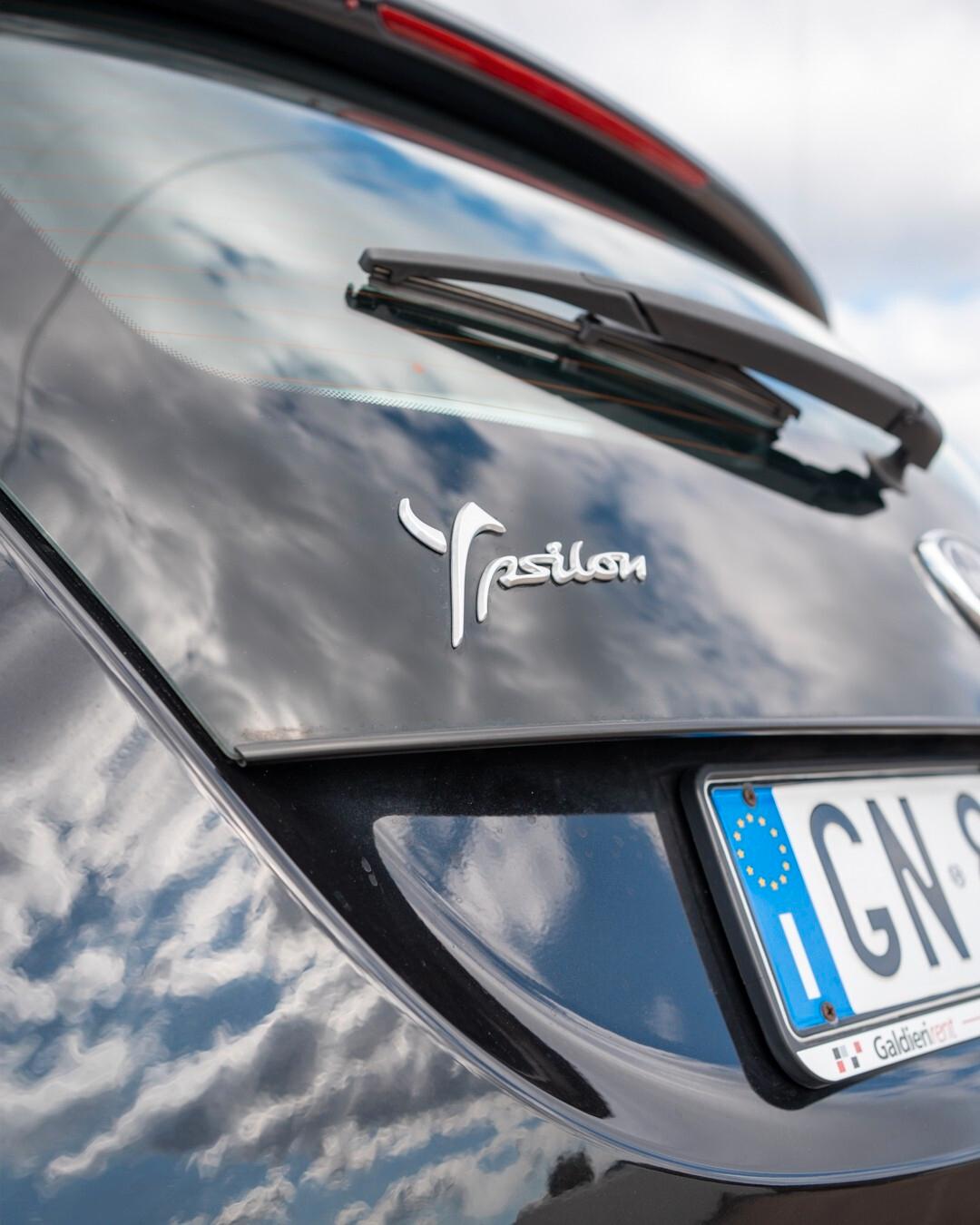 Lancia Ypsilon 1.0 FireFly 5 porte S&S Hybrid Gold