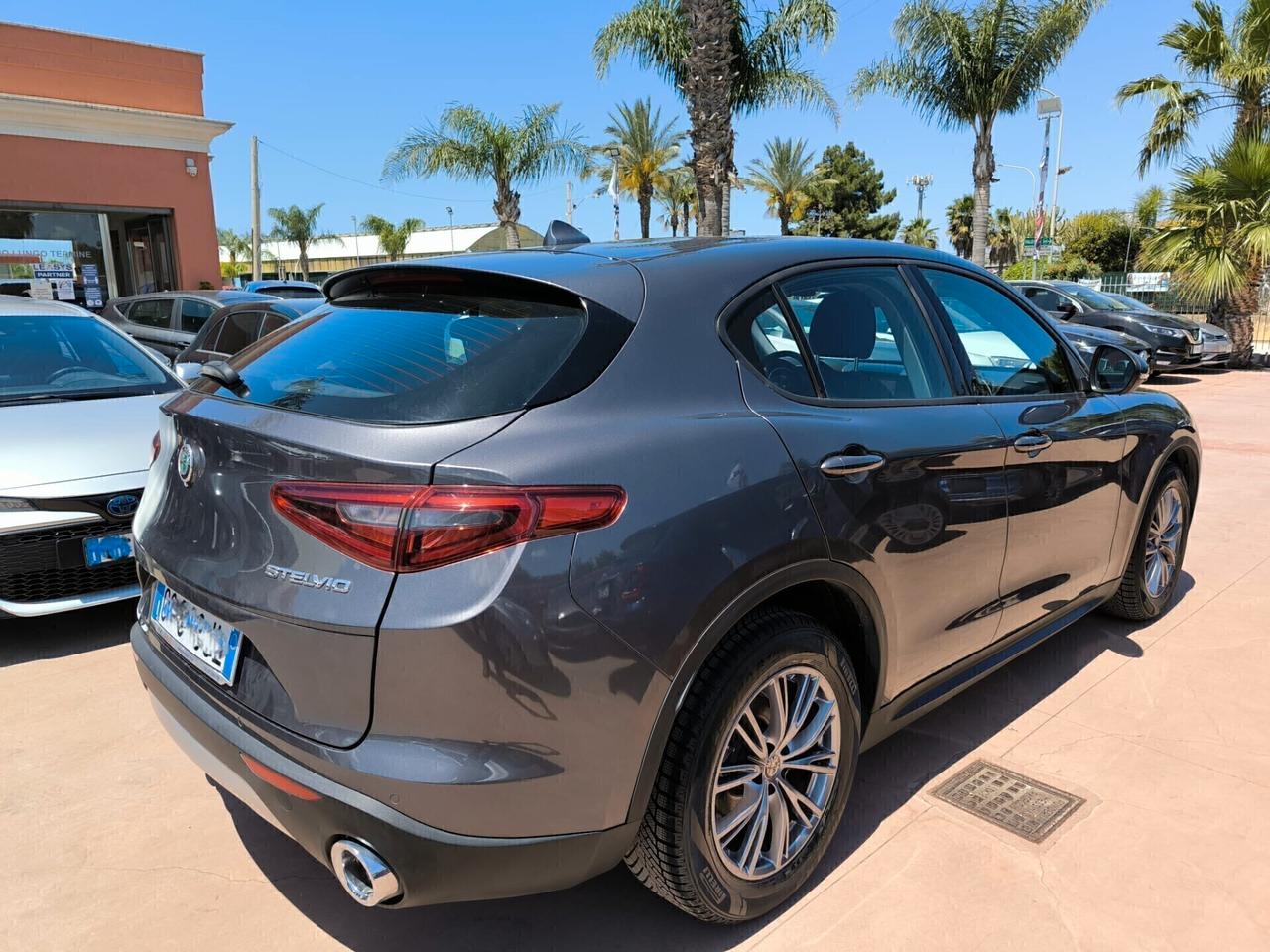 Alfa Romeo Stelvio 2.2 Turbodiesel 160 CV AT8 RWD Business