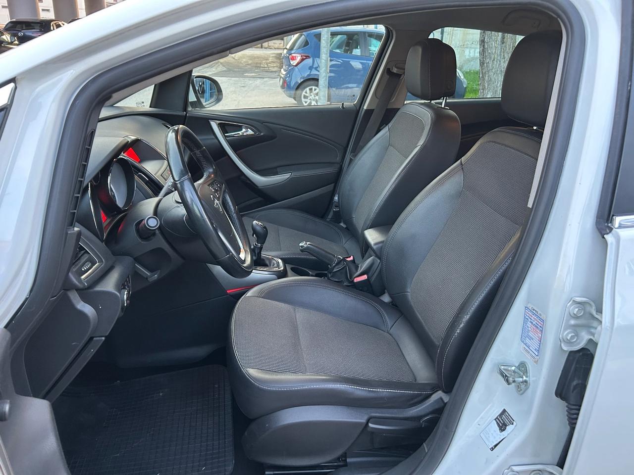 Opel Astra 1.7 CDTI 110 cv cosmo 2012