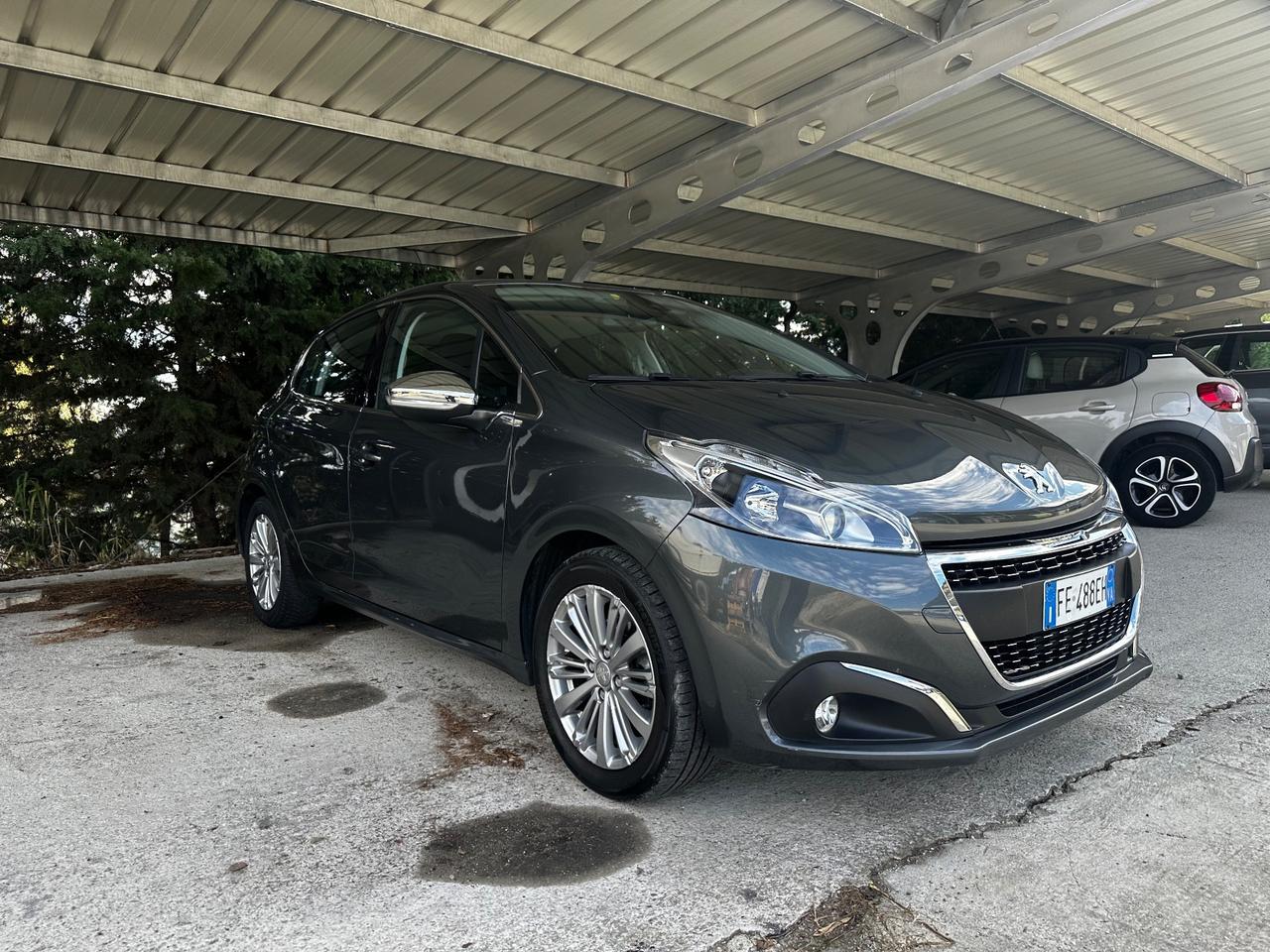 Peugeot 208 PureTech 82 5 porte Allure
