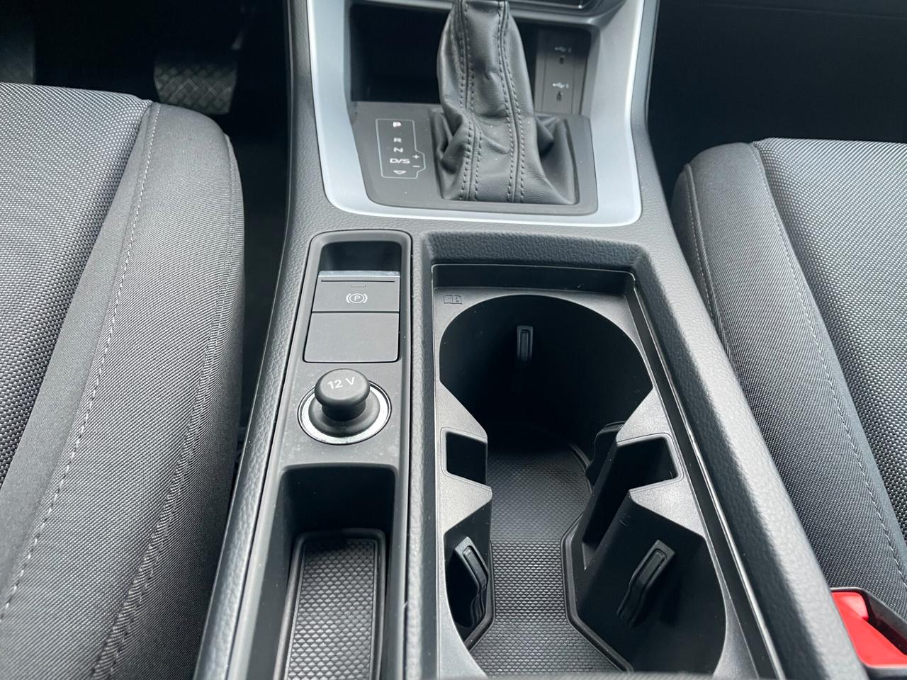 Audi Q3 45 TFSI e S tronic Business