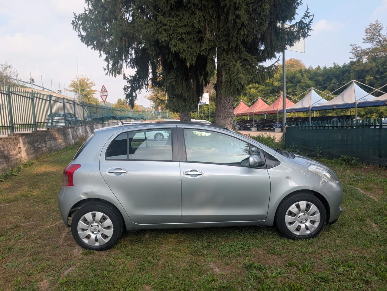 Toyota Yaris 1.3 5 porte Luna UNICO PROPRIETARIO