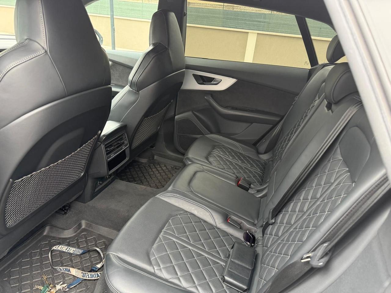 Audi Q8 50TDI 286CV COMPETITION BANG&OLUFSEN 23" CARBONIO