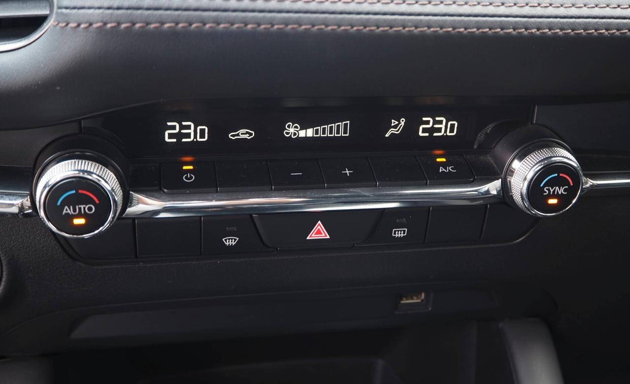 Mazda 3 1.8L Skyactiv-D Exceed