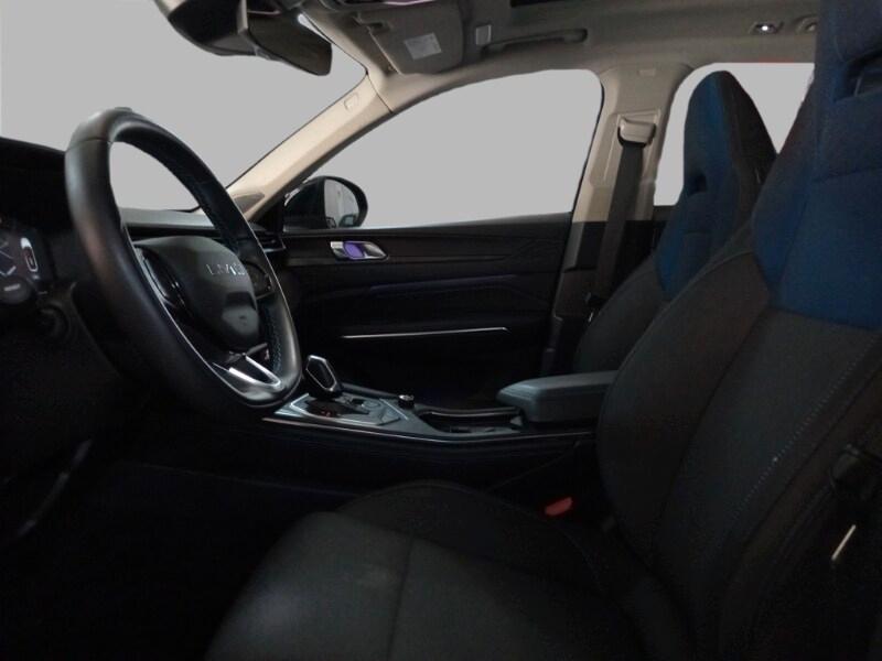 LYNK&CO 01 01 PHEV