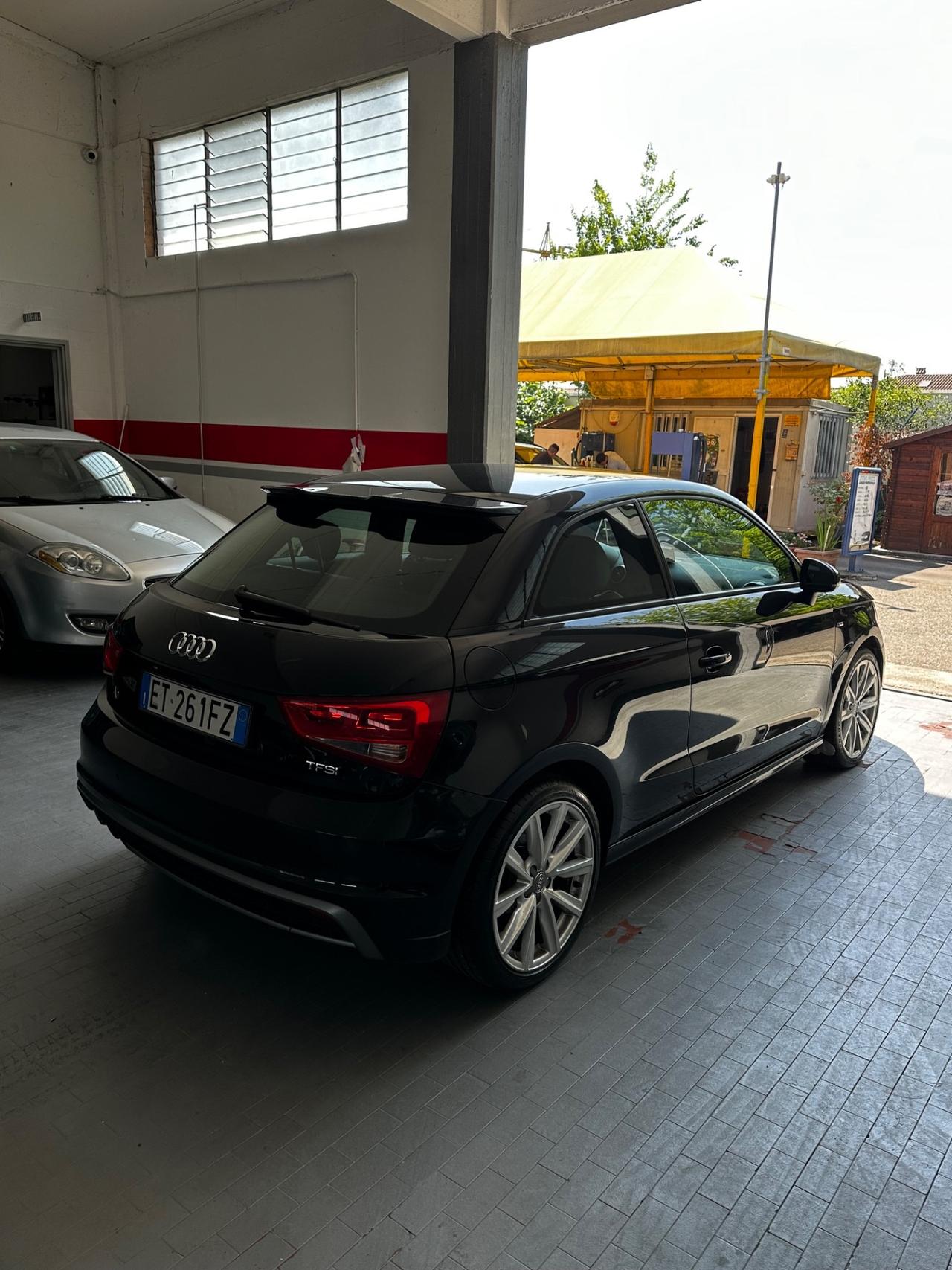 Audi A1 SPB 1.4 TFSI COD S tronic Ambition